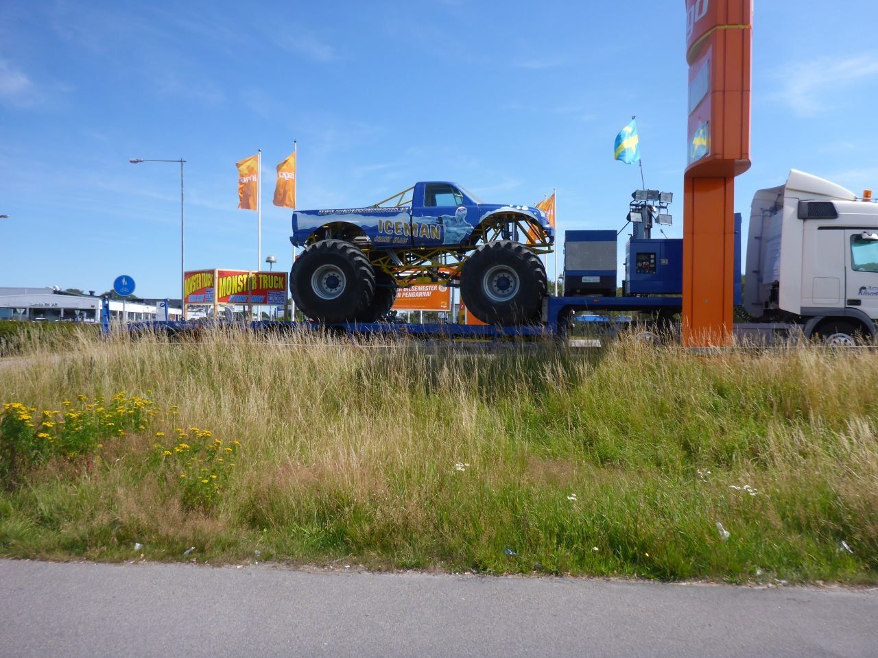 Monstertruck.JPG