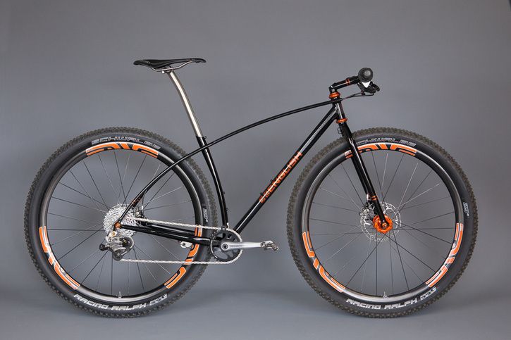 MTB_Blk_Orng_001_4528.jpg