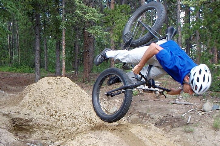 MTB_over_the_bar_crash.jpg