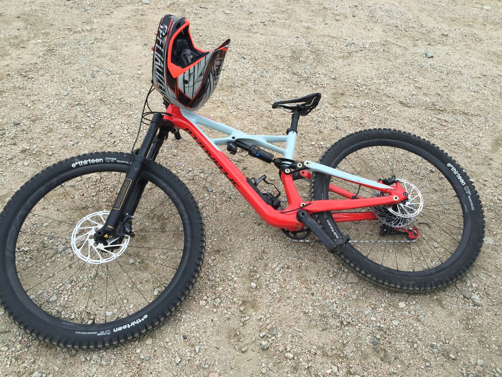 New-Specialized-Enduro-2017.jpg