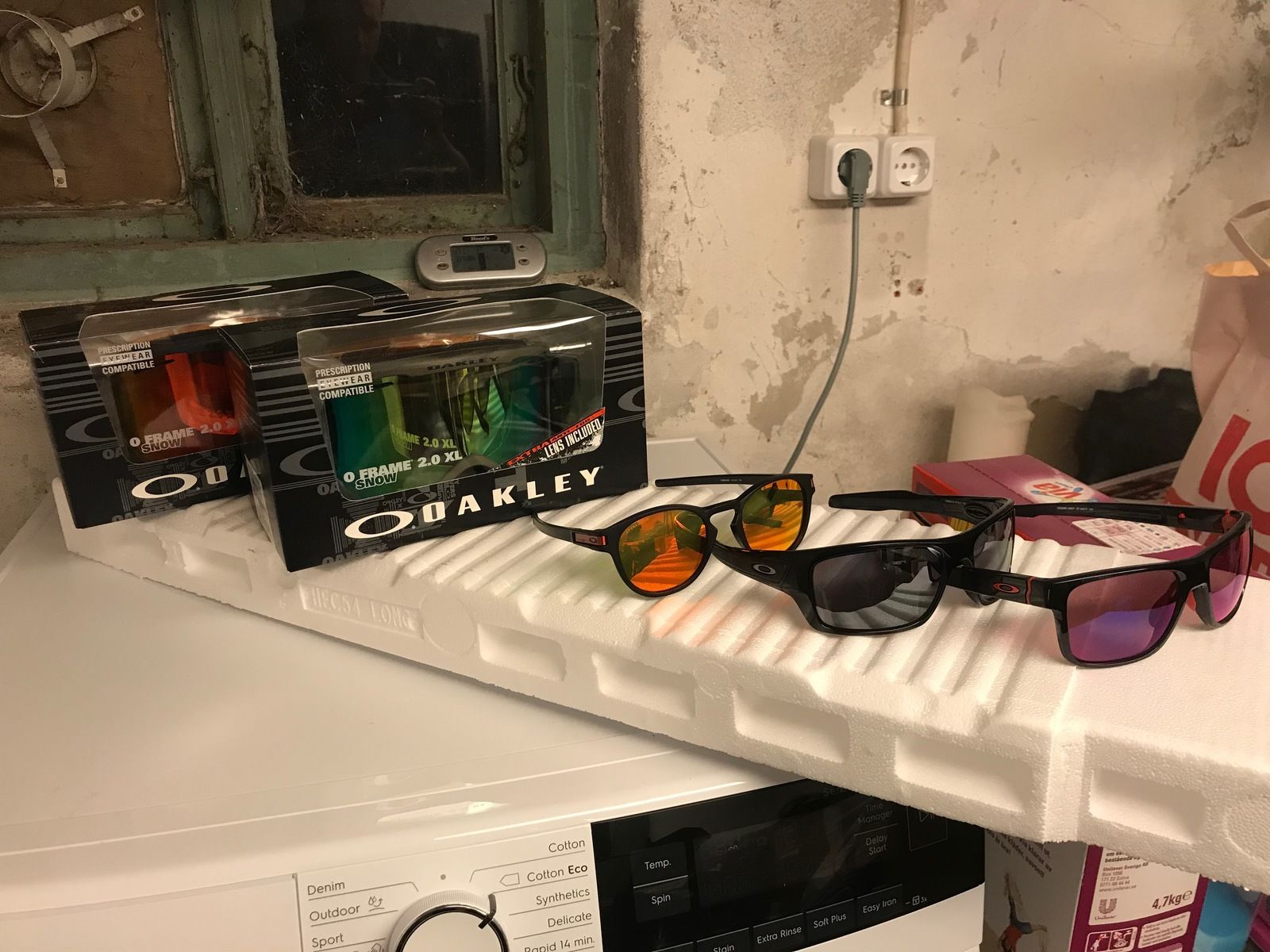 Oakley.jpg