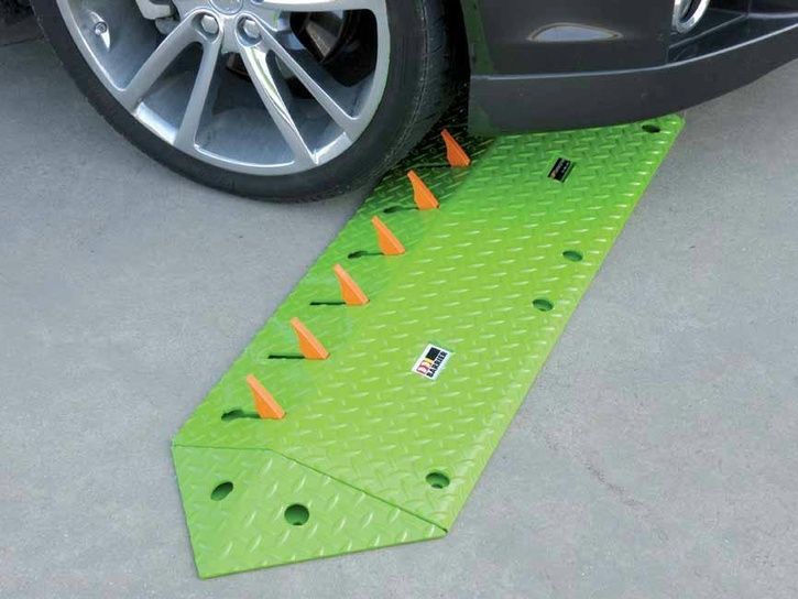 Onewayroadspikes1.jpg