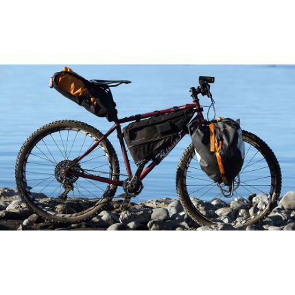 outpost-frame-bag-feature-lifestyle-21.jpg