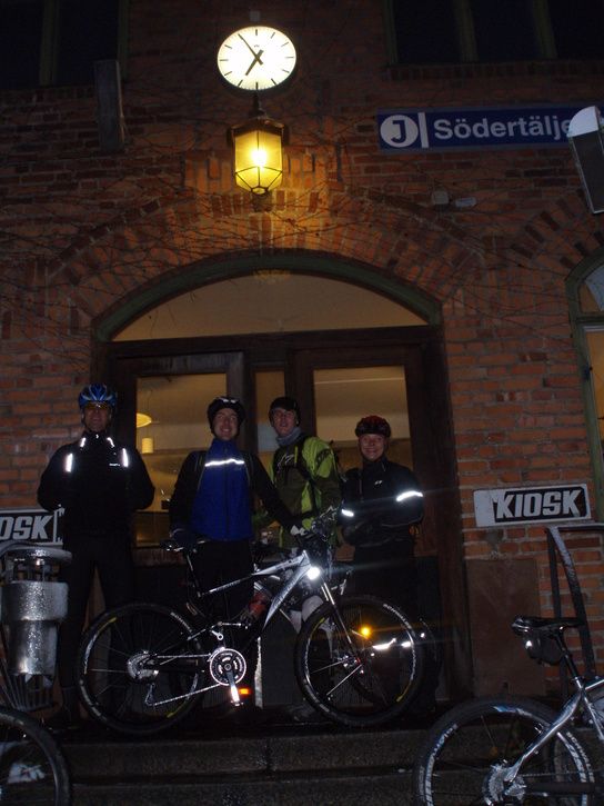 PB100299.JPG ht=725