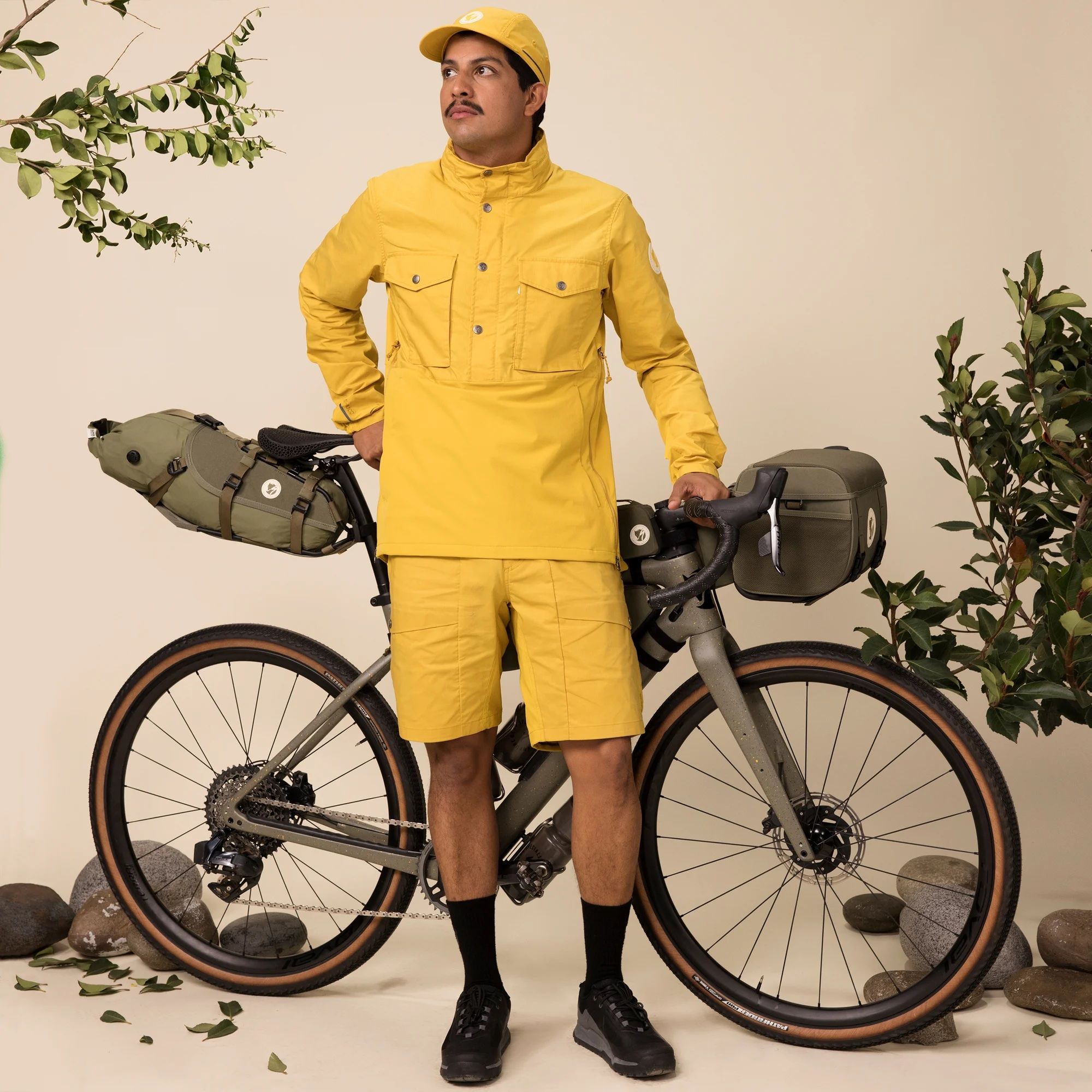 s_f_riders_hybrid_shorts_m_22012-160_c_model_fjr copy 2.jpg