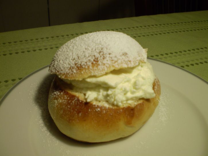 Semla.JPG ht=544