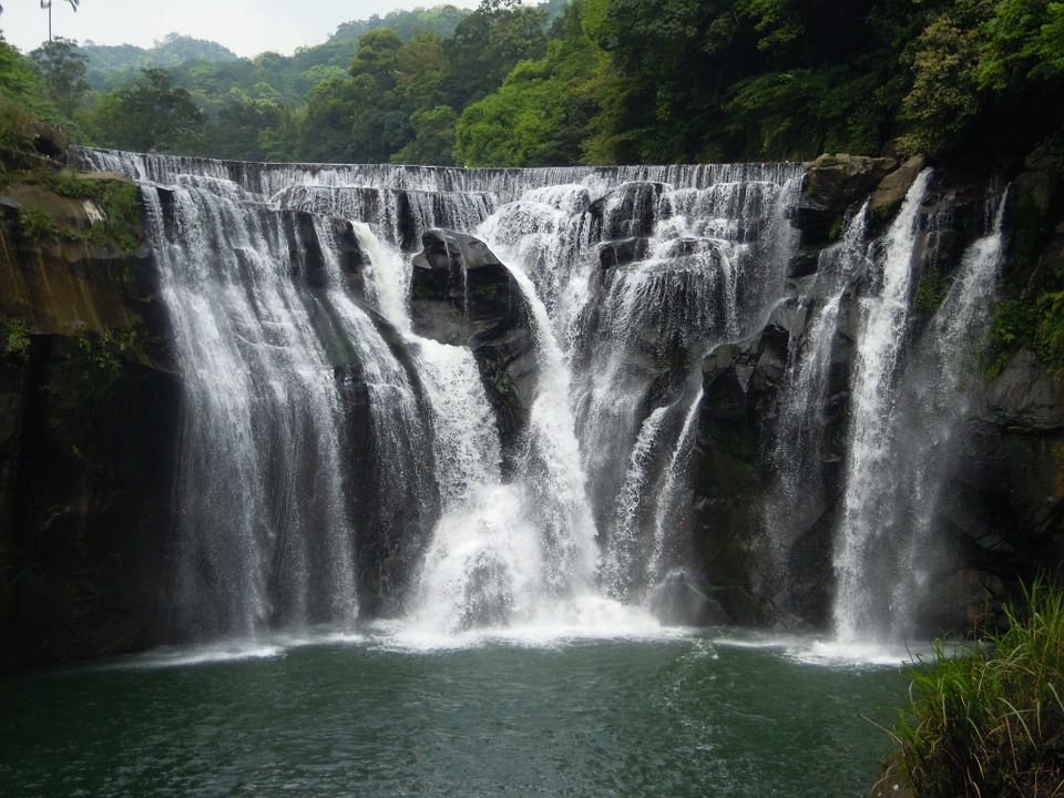 shifen-waterfall-706305_960_720.jpg
