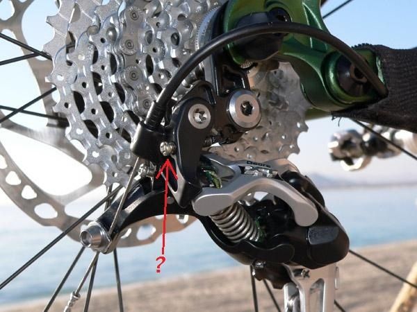 Shimano_M770_Deore_XT_Shadow_rear_derailleur_b-tension_adjustment.jpg