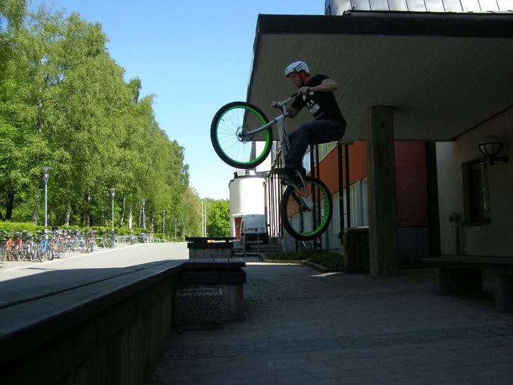 simidair2.JPG ht=544
