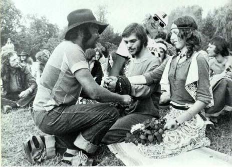 sk_hippies.jpg ht=333