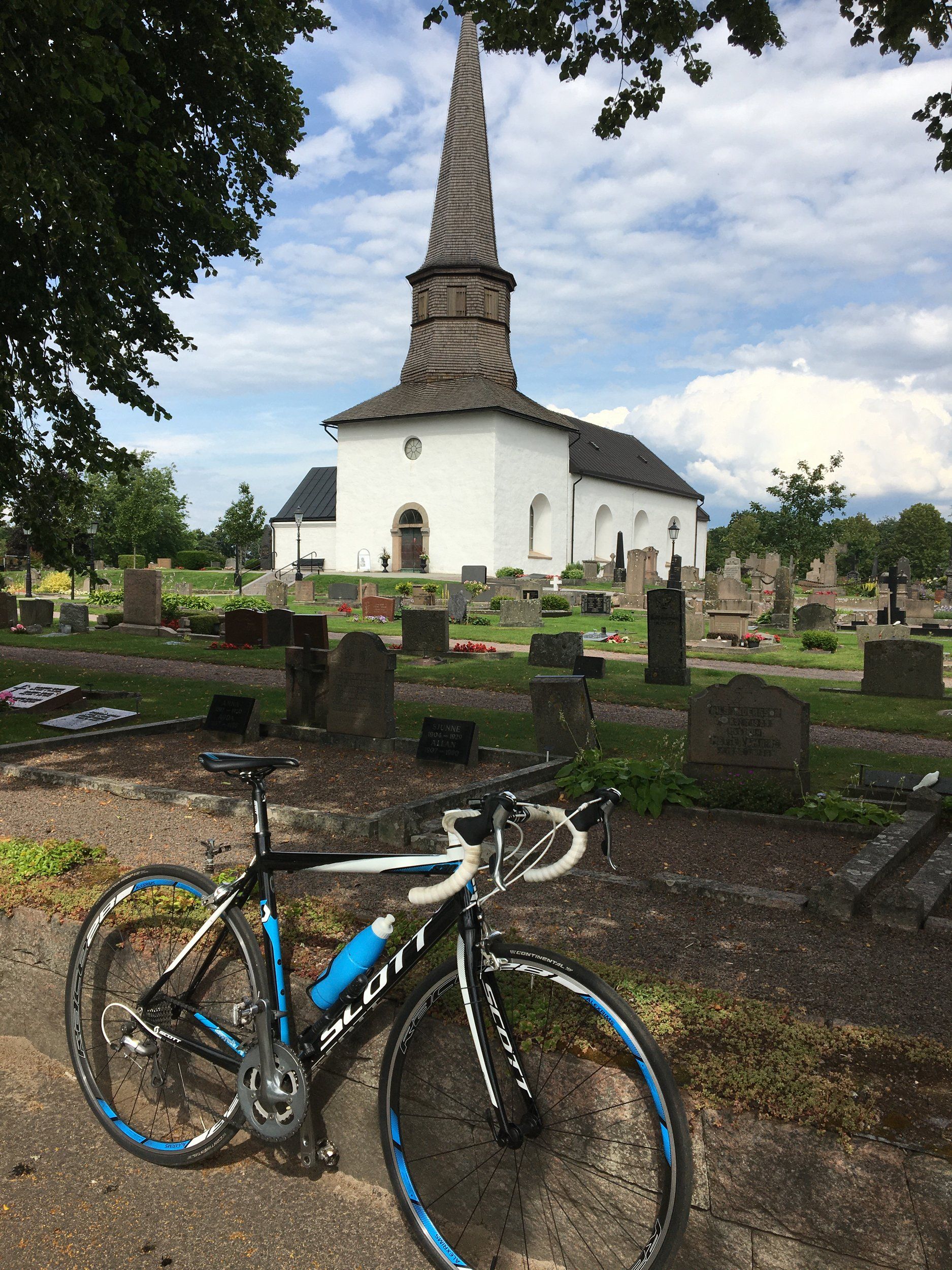 Söndrums_kyrka.JPG