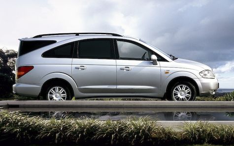 ssangyong-rodius-02.jpg