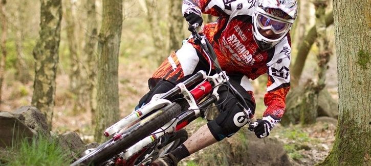 steve-peat-cornering-800x360.jpg