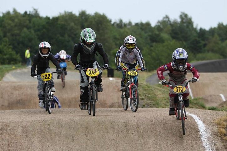 summerrace.jpg ht=484