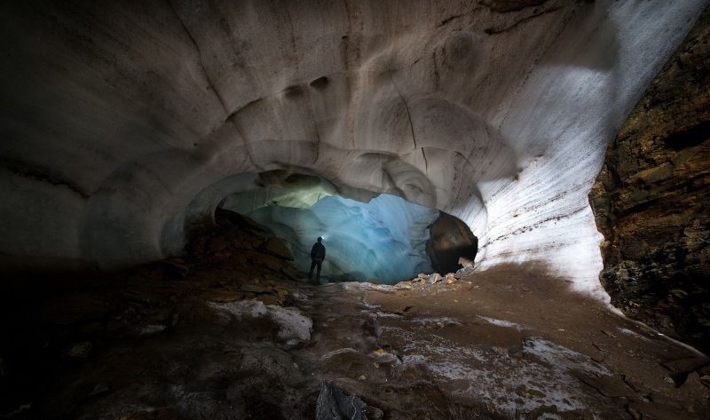 svarthammarhole800x473.jpg