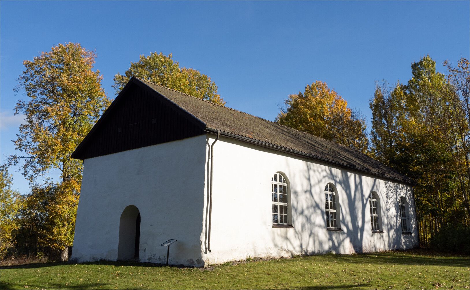 Tösse Gamla Kyrka.jpg