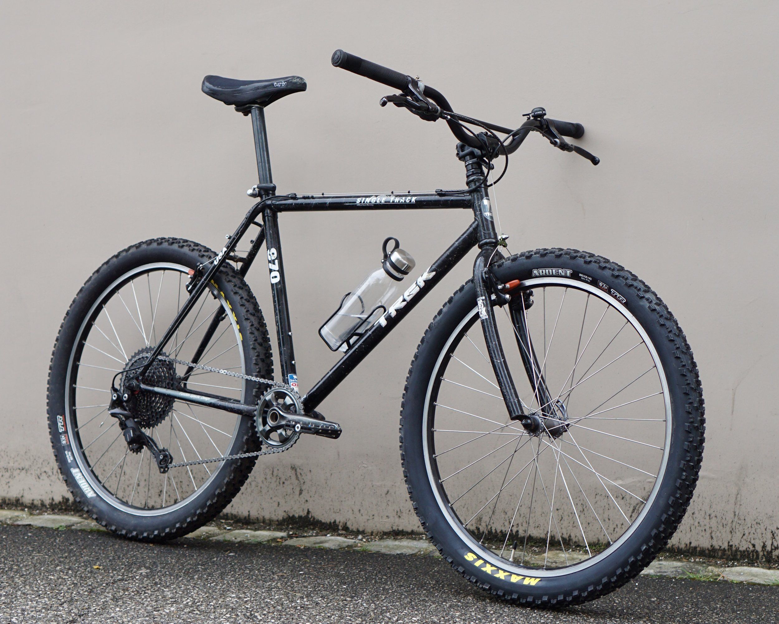 Trek970-BlackPerfection - 1 (3).jpeg