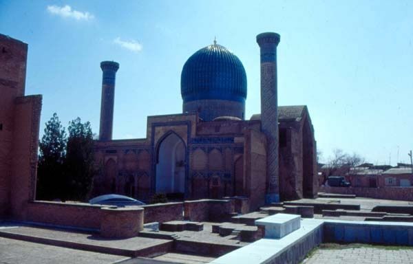 uzb_2003_02.jpg ht=384