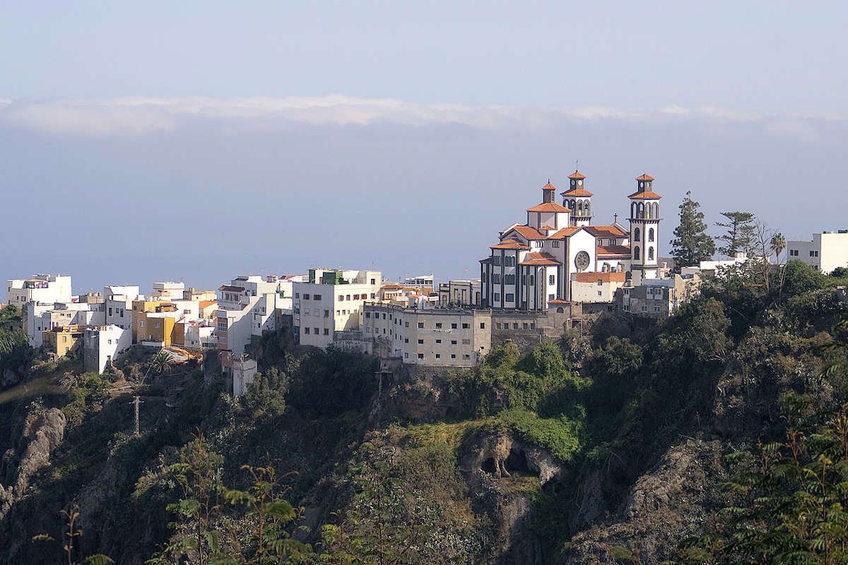 Visitar-Moya.jpg