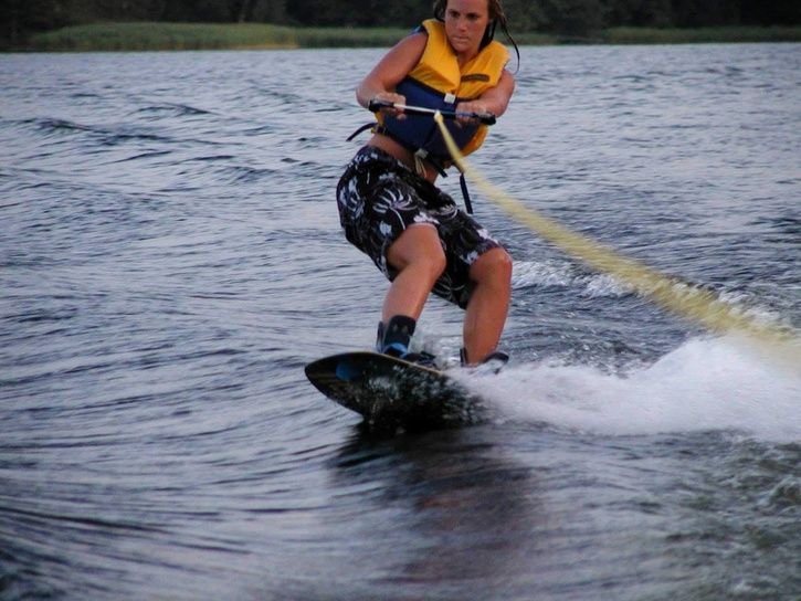 wakeboard.jpg ht=544