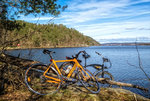 Crescent och Elcruiser vid Mjörn.jpg