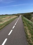 Lång rak cykelväg.jpg