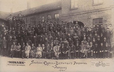 Svenska Cycel-Depotens... Monark Varberg 1924 Äkta foto av Ranchs Foto Atelier, inneh. Elof Er...jpg