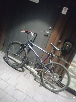 Special gjord cykel%22, 28 tum, Specialized och höga kedjestag.jpg