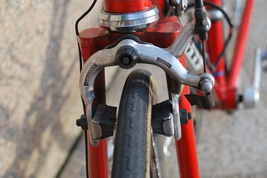 800px-Bici_zeus_frenos_zapatas.jpg 800px-Bici_zeus_frenos_zapatas.jpg