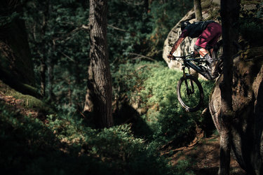 52210-14_hero_52211-14_hero-bliz_sunglasses_cycling mtb_sportsglasses_action5.jpg