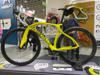 Santillo Road E-bike on a acid trip, Taipei bike show 2023 1.jpg