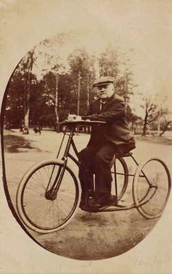 Trehjuling m handtramp ok år.jpg