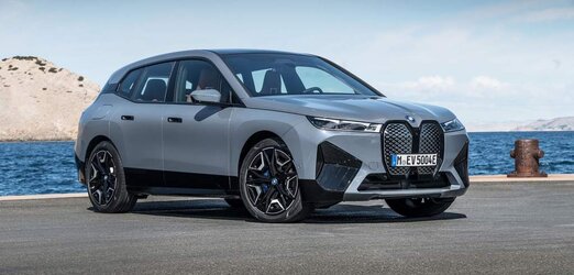 1_BMW_iX_front_1024px-4058728534.jpg