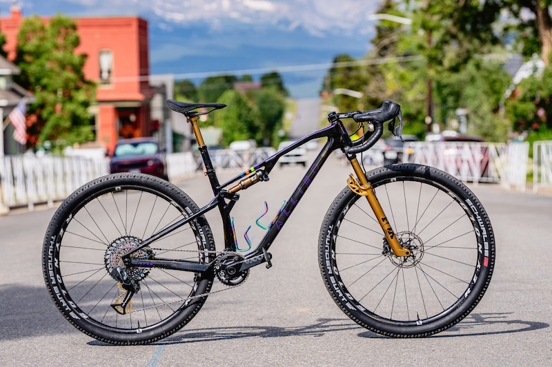 www.pinkbike.com