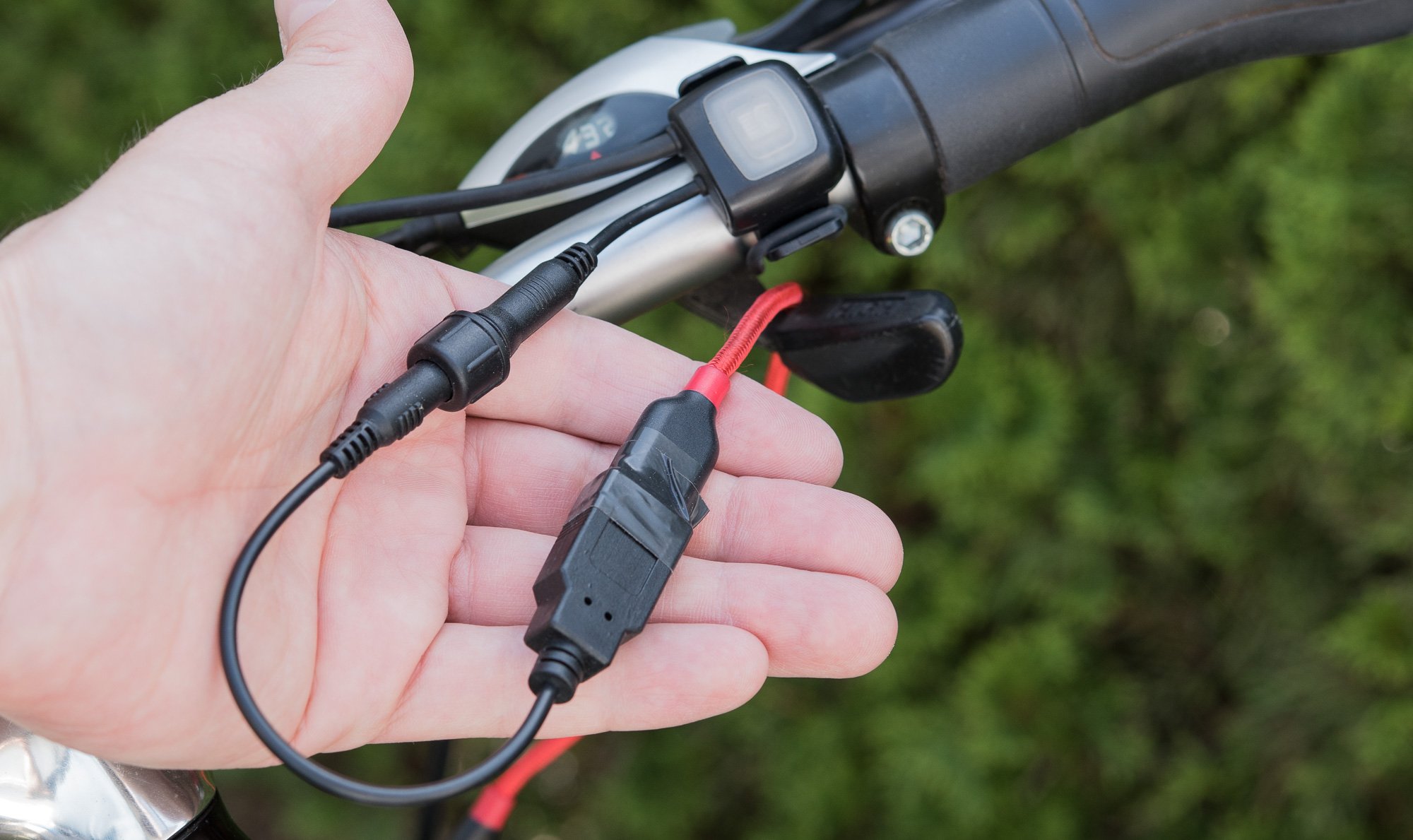 BM-Luxos-U-USB-Anschlusskabel.jpg