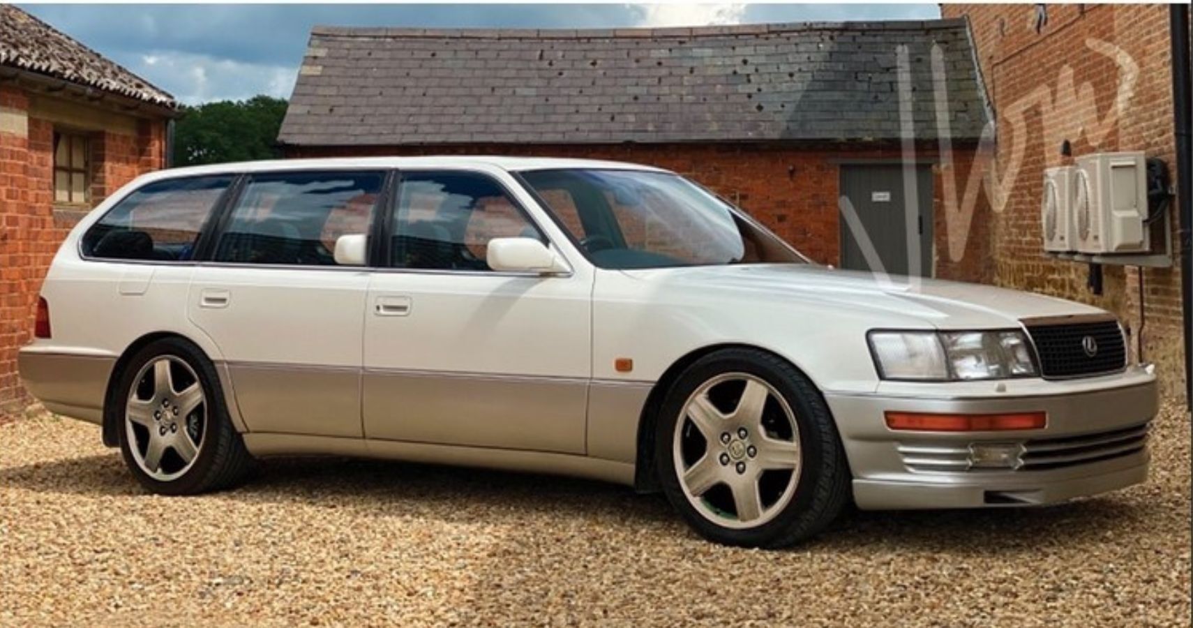 ls400-wagon.jpg
