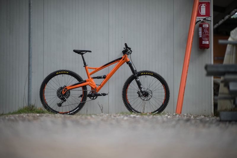 www.pinkbike.com