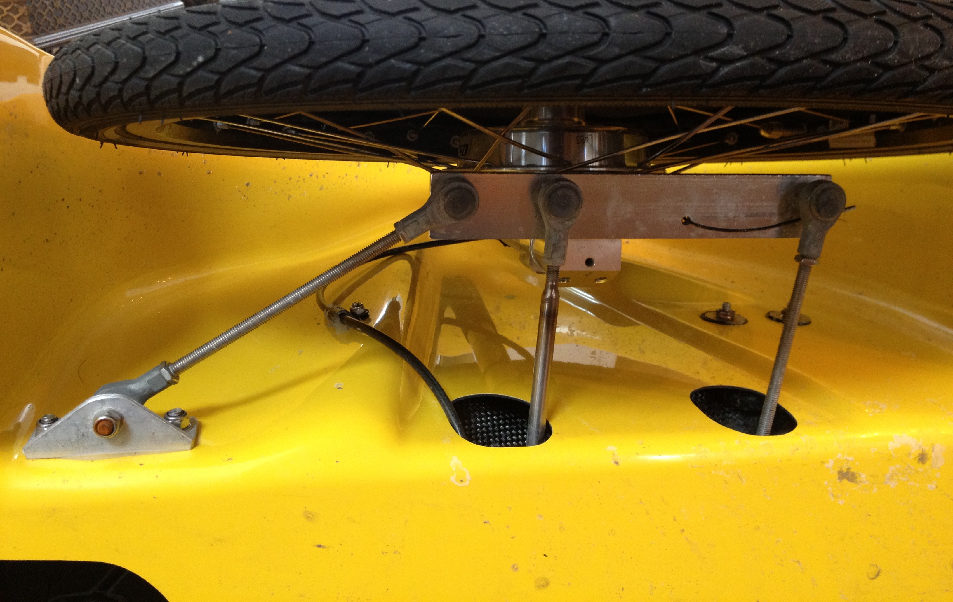 suspension-struts-e1368107747272.jpg