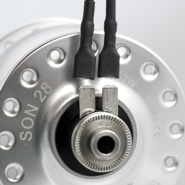 Features-Nabendynamo_Stecker_web.jpg