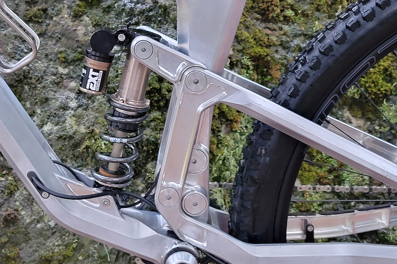 www.pinkbike.com