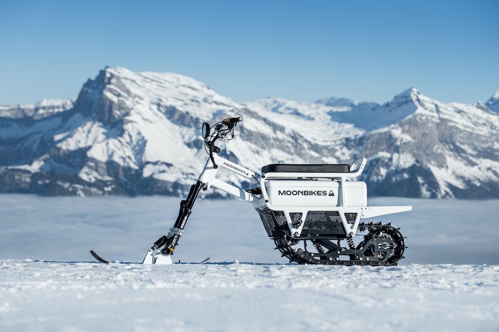 8c16407d-moonbikes_0.jpg