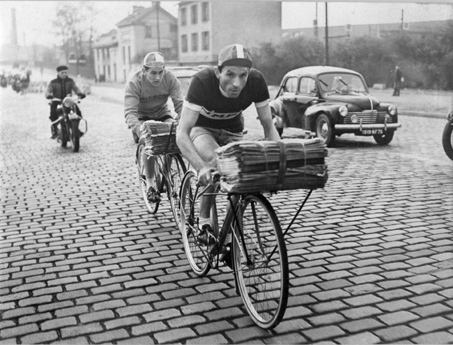 porteurs_1955.jpg