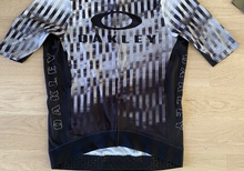 Oakley Jersey large