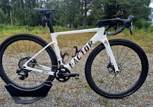 Factor ostro gravel st 52