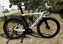 Toppad Landsväg: Allebike Arrow Dura-Ace Di2 med wattmätare