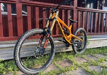 Commencal Furious (Fox eller Rockshox)