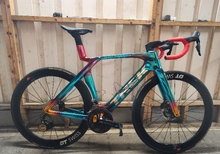 Trek Madone SLR 9 Dura ace Di2 9200 Chroma ultra-iridescent limited edition 