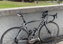Nyservad kolfiberracer i toppskick – Scott Addict R3 (Shimano 105)