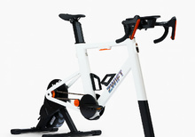 Zwift Ride + Wahoo KICKR CORE V2 oöppnad