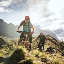 Några korta klättringar får du kämpa dig uppf�. Foto: Pascal Gertschen.